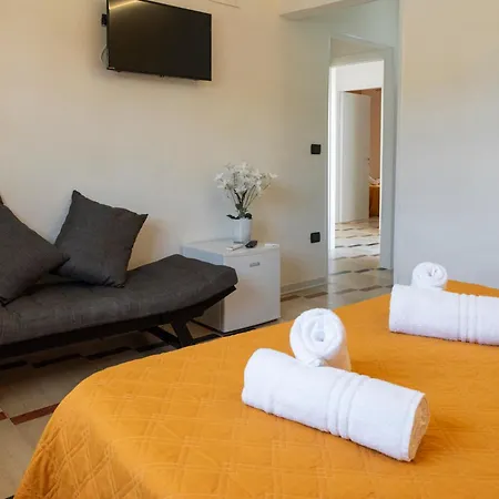 Solaris Wellness Bed & Breakfast 3*